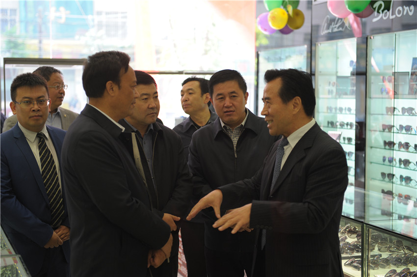  巍雅斯名表眼镜行广河店盛大开业